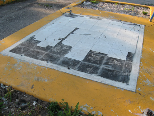 Miracle Twin Drive-In Theatre - Fading Fast June 2012 (newer photo)